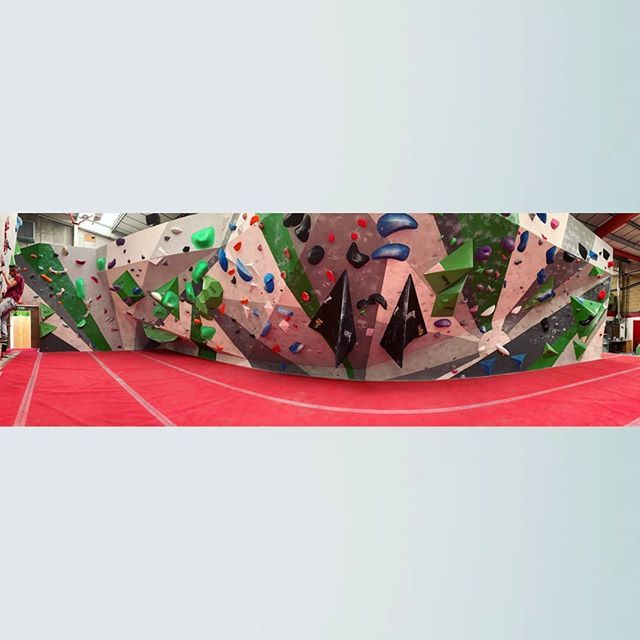 BoulderBrighton's tweet photo. New Comp Wall set is up! Plenty of tasty bloc-treats to try across the grades, from Holly Duce, Freddy High, Chloe &amp; Tom B. The Blue comp routes are still up from Friday too. Nom nom. 
#bouldering #climbing #rockclimbing #brighton #hove #portslade #bould… https://t.co/Lx6l2Kw30D https://t.co/unXNMErpYW