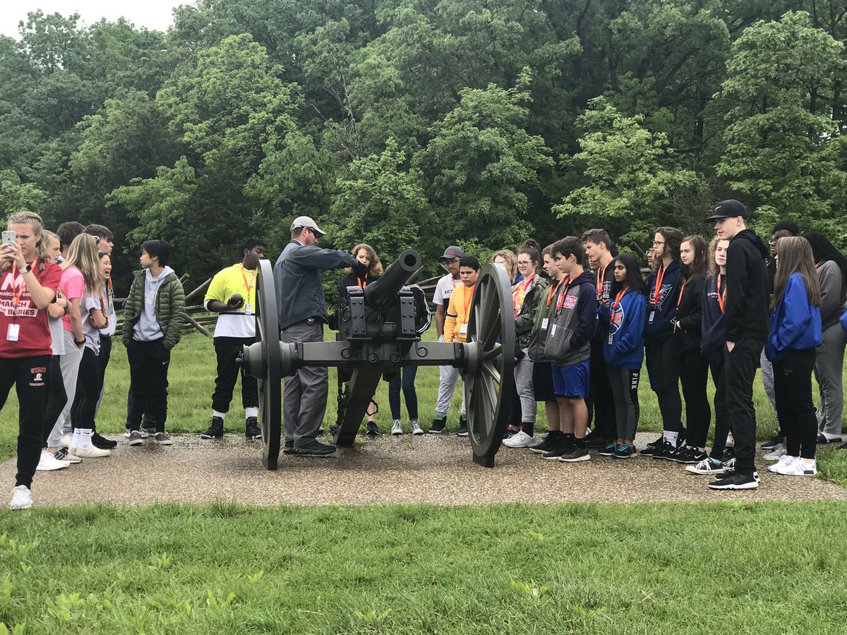 NickDErrico's tweet photo. #bus6 @GettyMuseum #8thgradeDC #oomsdc #dc2019 https://t.co/Km8SXqPCbM