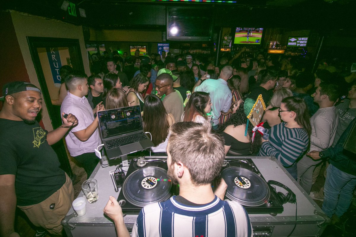 DjSpadus's tweet photo. GRADUATION WEEKEND PICS
@PHonFry 
Craaaazzy Saturday night
📸: @edxrey https://t.co/Y0VOqx5XD6