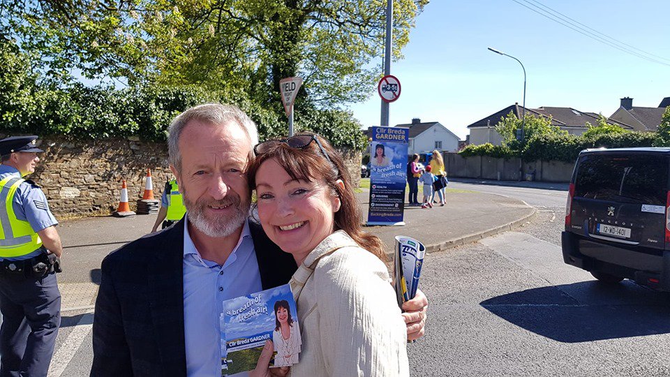 BredaGardner's tweet photo. Met @SeanKellyMEP  on the campaign trail yesterday when canvassing for #EUelections2019 outside the Waterford Clare game. Don't agree with his FG party policies, but he is one of the gentlemen in the race! https://t.co/vPm9qdGRS0