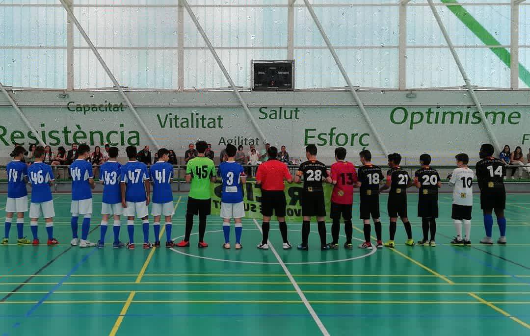 cfsvilarodona's tweet photo. Partits cap de setmana:

Divendres:

FEMENÍ - Ampolla (1-3)

Dissabte:

SÈNIOR A - Mediterrani Cambrils (5-3)

SÈNIOR B - Lligallos (3-1 )

Diumenge:

Reus - CADET (6-4)

JUVENIL - Castellvell (4-1) https://t.co/8aYBCcDwGS