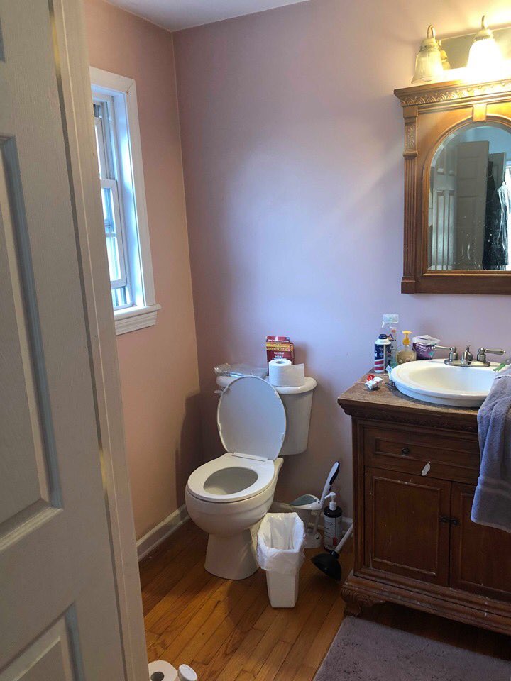 inc_eduardo's tweet photo. It's Makeover Monday &amp; we're wrapping up another bathroom renovation that is sure to increase the value of this home! Like what you see? Inbox us to arrange for your estimate, today!
#KitchenandBath #HomeImprovement #MakeoverMonday #ct #connecticut #contractors #builders https://t.co/EndR0FR4Ll