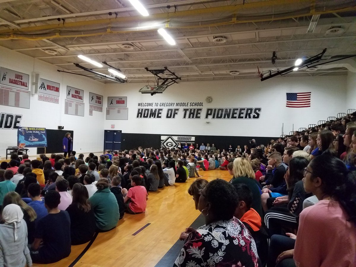 mrsefbevan's tweet photo. @gmspioneers had a great visit with @lynmullalyhunt this morning! Thank you for sharing your experiences with us!! LOVE Shouting at the Rain! #FutureReady204 #iplearns #readersareleaders https://t.co/tGXBrXSSHT