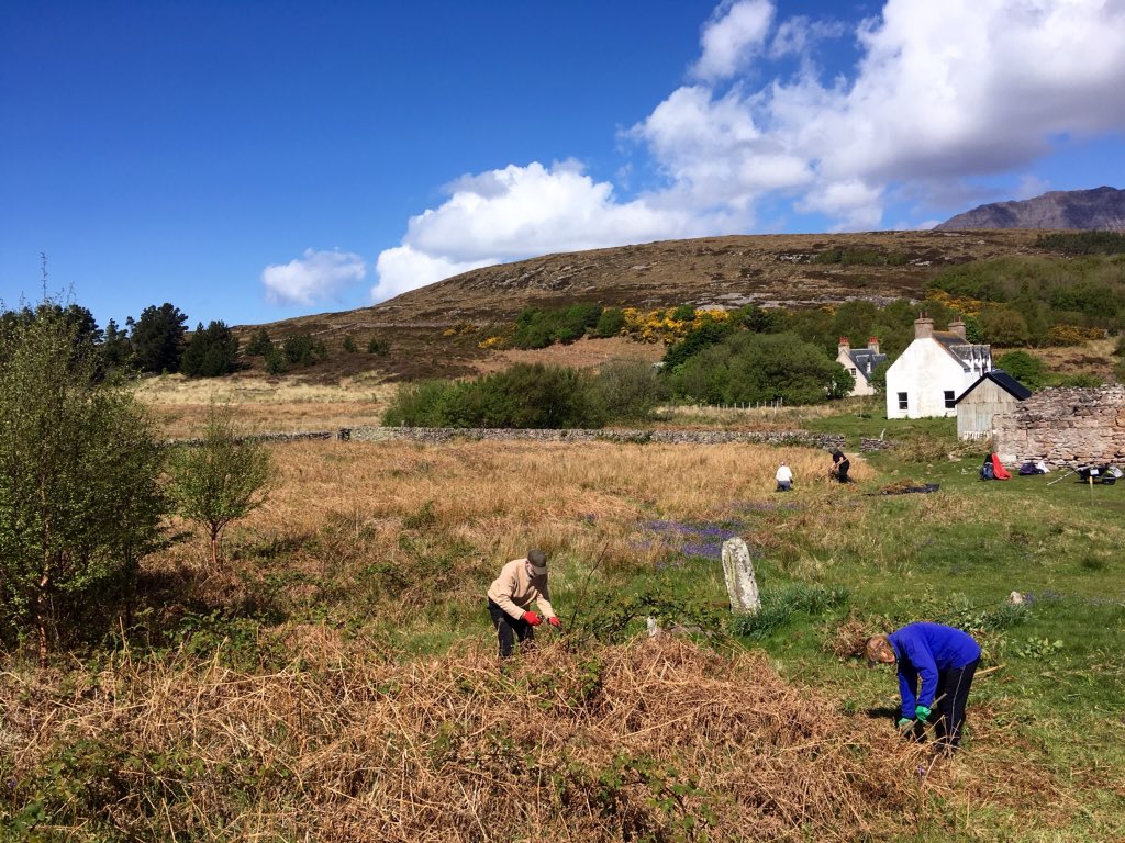 mudarrisa's tweet photo. Taking a closer look at the burial ground on Isle Martin. #archaeology #NOSAS #IsleMartin #westerross #crossslab #medieval #religious #burialground #scotland https://t.co/WA0TvMTvvQ