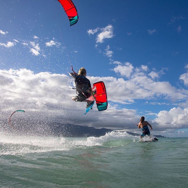 When we set to work designing the Triad we wanted to make a kite that was easy to use to have more fun on the water with. So far the response has been overwhelmingly positive . Wondering if the Triad is the right kite for you? Head to you local Naish dea… bit.ly/2E6iJ8a