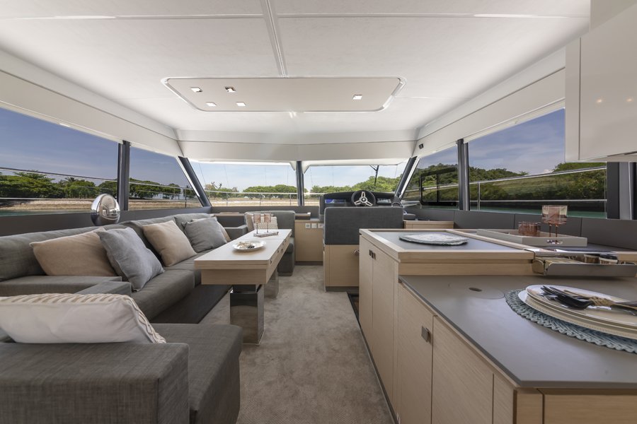 quebecyachting's tweet photo. Voici les nouvelles photos du MY 40 de Fountaine Pajot prises à #Singapour! Pour en savoir davantage, visitez le https://t.co/NsF0Cv9Q4X! #fountainepajot #my40 https://t.co/TiX2owopKY