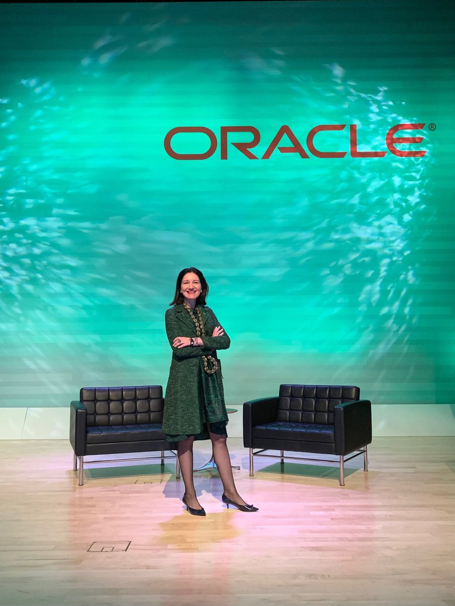 aylinuysal's tweet image. Thank you ⁦@AyseBirselSeck⁩ joining us today and inspiring us #oracledesign design week 2019
