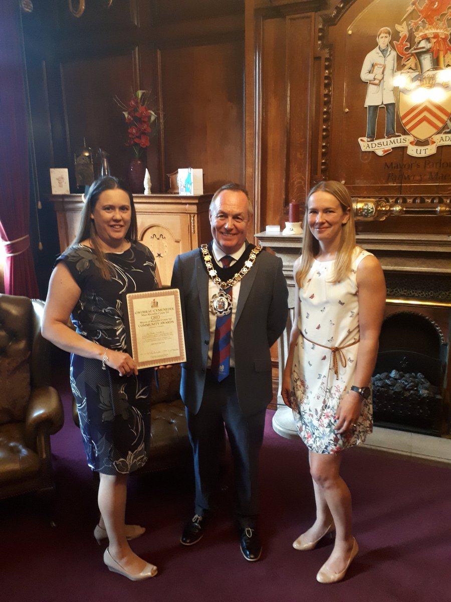 allstarsgym1's tweet photo. Pleased to receive a community award from the Mayor this evening. Thank you very much https://t.co/5GqzRFUC9C
