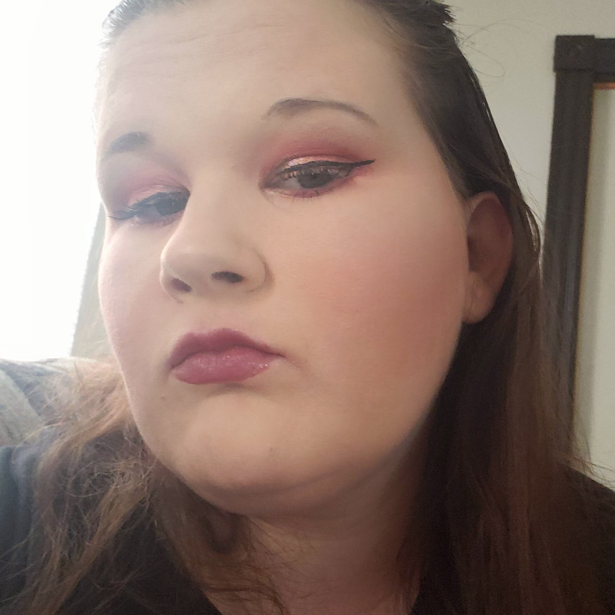 LaramieCrissman's tweet photo. Full #boxycharm face aside from concealer and foundation. #makeupislife #momglam https://t.co/HNnsJ9EjfJ