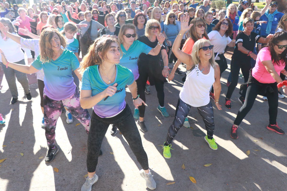 A través del programa #PlazasActivas de <a href="/DeportesBA/">Deportes BA</a> vivimos la jornada denominada #BACamina, en donde miles de vecinos recorrieron 3 km en distintos puntos de la Ciudad 🚶‍♀️🚶‍♂️ 
¡También hubo baile y actividades divertidísimas!
#BACiudadActiva
#PoneteEnMovimiento