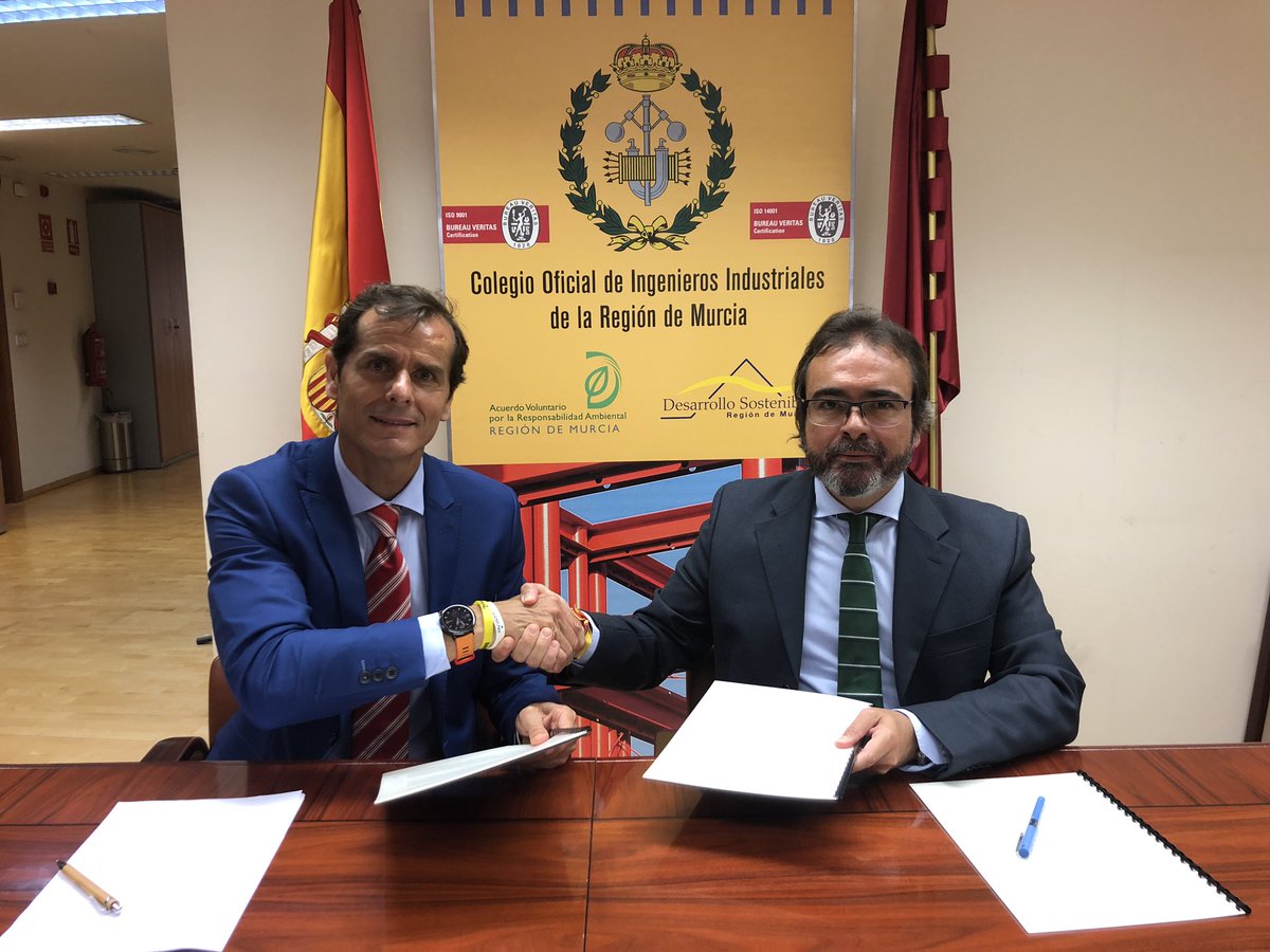 RM_Hacienda's tweet photo. Hemos firmado un convenio de colaboración con el @coiirm para que colaboren en los Planes Especiales de Emergencias de #ProtecciónCivil y, en especial, en el #PlanSismimur. Pasan a formar parte del grupo encargado de restablecer los servicios básicos en caso de catástrofe https://t.co/19FNitnWlA