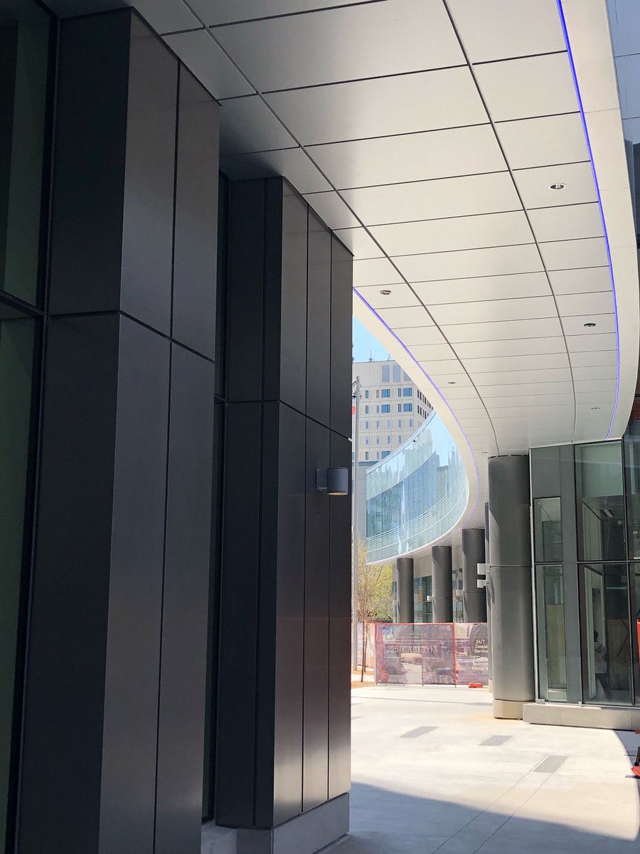 truenorthsquare's tweet photo. Thank you to @cisc_icca for the honour of awarding the #TrueNorthSquare Skywalk with the 2019 Steel Design Award. And a big congrats to Abesco, @perkinswill_van, @entuitive, @pcl_construction and the rest of the team! https://t.co/1gDM3vzD9G