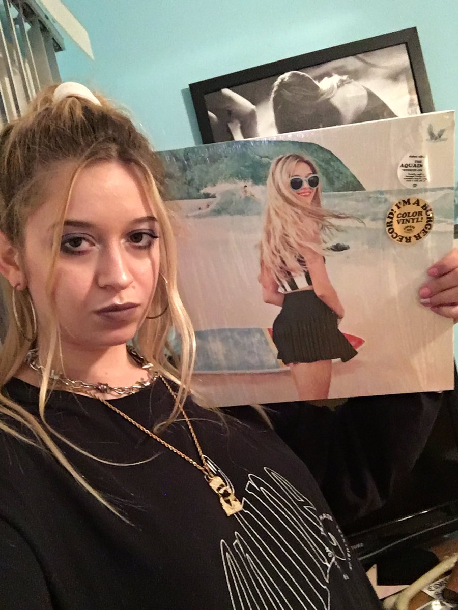 🦇🖤 tweet media