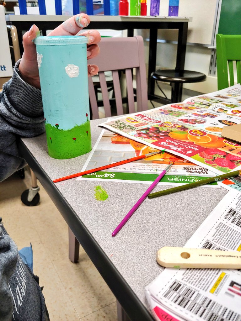 HVTechCoach's tweet photo. Our first attempt at #makermondays creating some storage containers for supplies &amp; decorative bookends for the library. #ppcsd #pineplainsproud #Makerspace https://t.co/bJjBIc9g2p