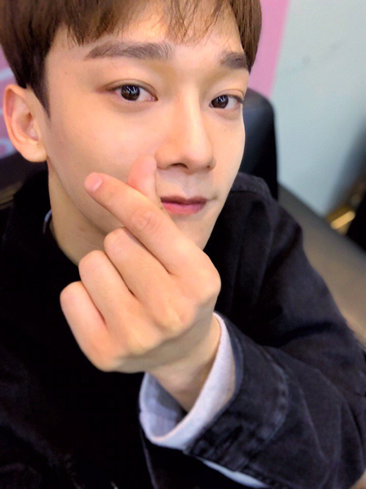 kkhheeeeee's tweet photo. @weareoneEXO #PremiosMTVMIAW #MTVBRKPOPEXO #MTVLAKPOPEXO #CHEN #EXO #첸 so tiny uwu https://t.co/30xq7GKzJi