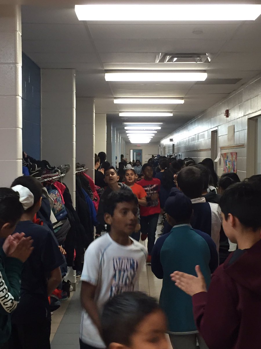 guptashwets's tweet photo. 4B @ThorndalePS participated in ThunderRun for demonstrating Initiative, Persistence and Responsibility https://t.co/W0X3FxJ10s