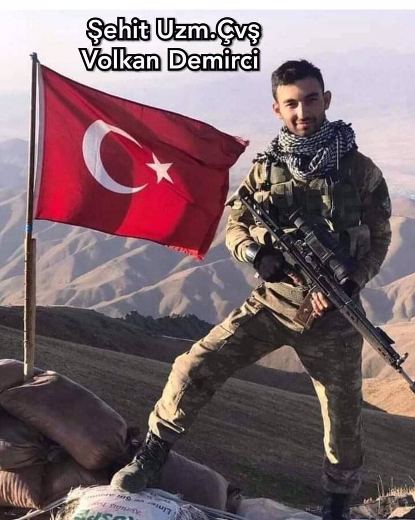 "Kuru Ekmekle büyüttüm komutan ben onu😞
Şehadetine sebep olanların kanı kurusun"
(Şehîdin annesi)
...
Amîn!