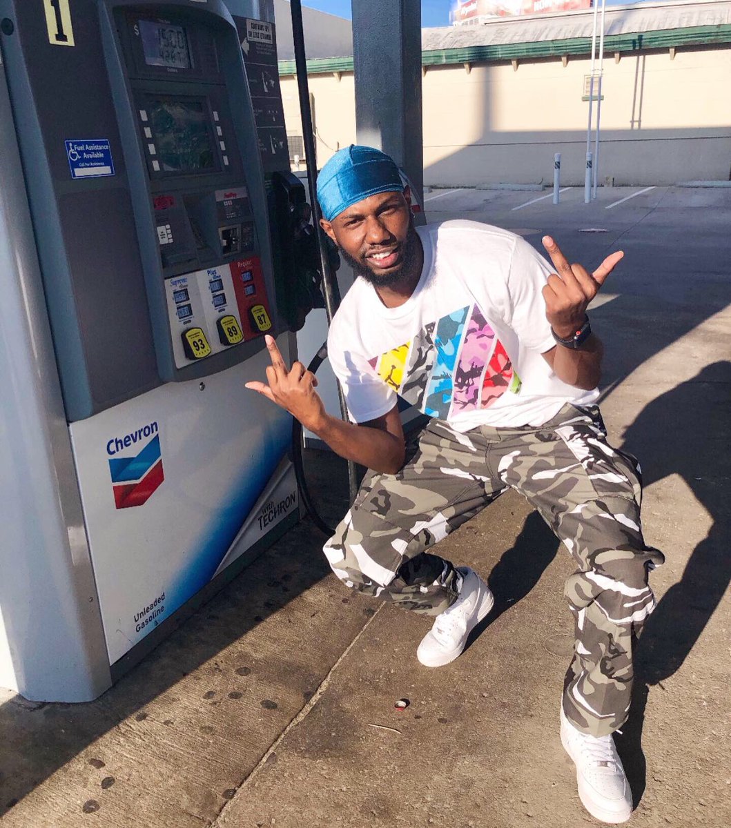 CoolStory_TRENT's tweet photo. I donโ came a loonggg way from white tees & forces ๐คง๐ค๐พ#CoolStoryOnTheBelt #MillenniumTour #MiddleSchoolThrowBack https://t.co/NtDd0WimsY