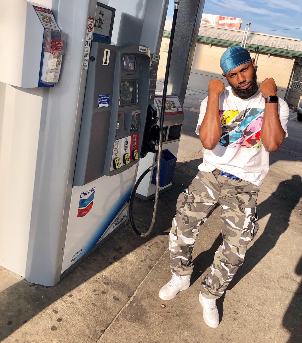 CoolStory_TRENT's tweet photo. I donโ came a loonggg way from white tees & forces ๐คง๐ค๐พ#CoolStoryOnTheBelt #MillenniumTour #MiddleSchoolThrowBack https://t.co/NtDd0WimsY