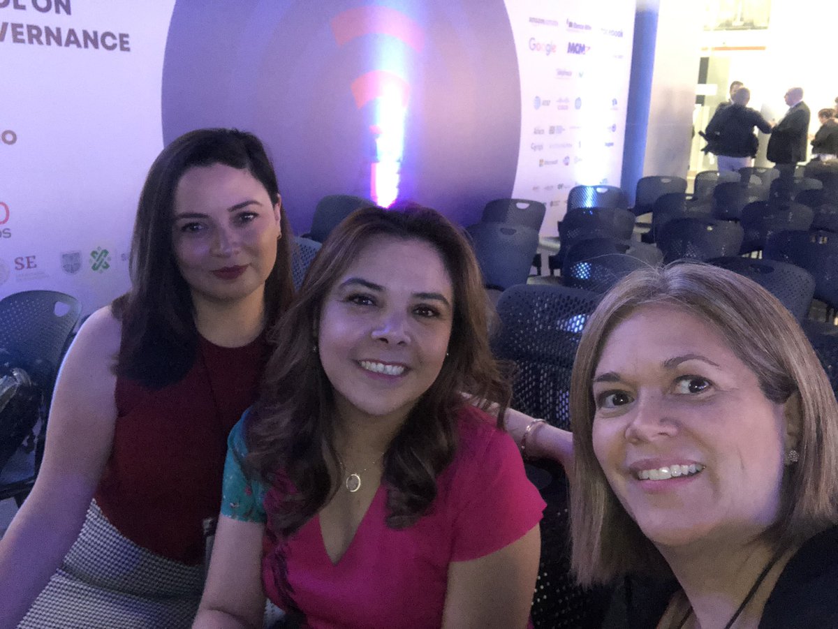 FabiolaPena's tweet image. Un gusto empezar así la Semana de Gobernanza de Internet #ssig2019  @Asoc_InternetMX