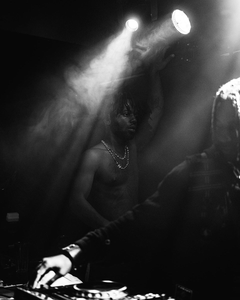 iShootHumans's tweet photo. @madeintyo 🔫 #musicphotography #ishoothumans #bnwphotography https://t.co/UiSNvf79To
