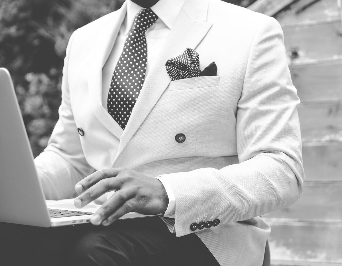 Res2Interviews's tweet photo. Here are some more resume tips for 2019. Remember, it's important to customize your document for each position you apply for. https://t.co/xyYyTNJvW6 https://t.co/X4yYGOs4hg