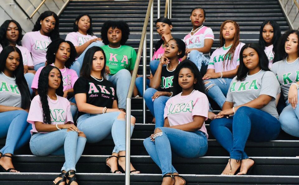 Ayee__Sidd's tweet photo. EB FOREVER💗💚
#GradSZN 🎓
•
•
📸: @Kenton2x https://t.co/FDI6Wz5Xil