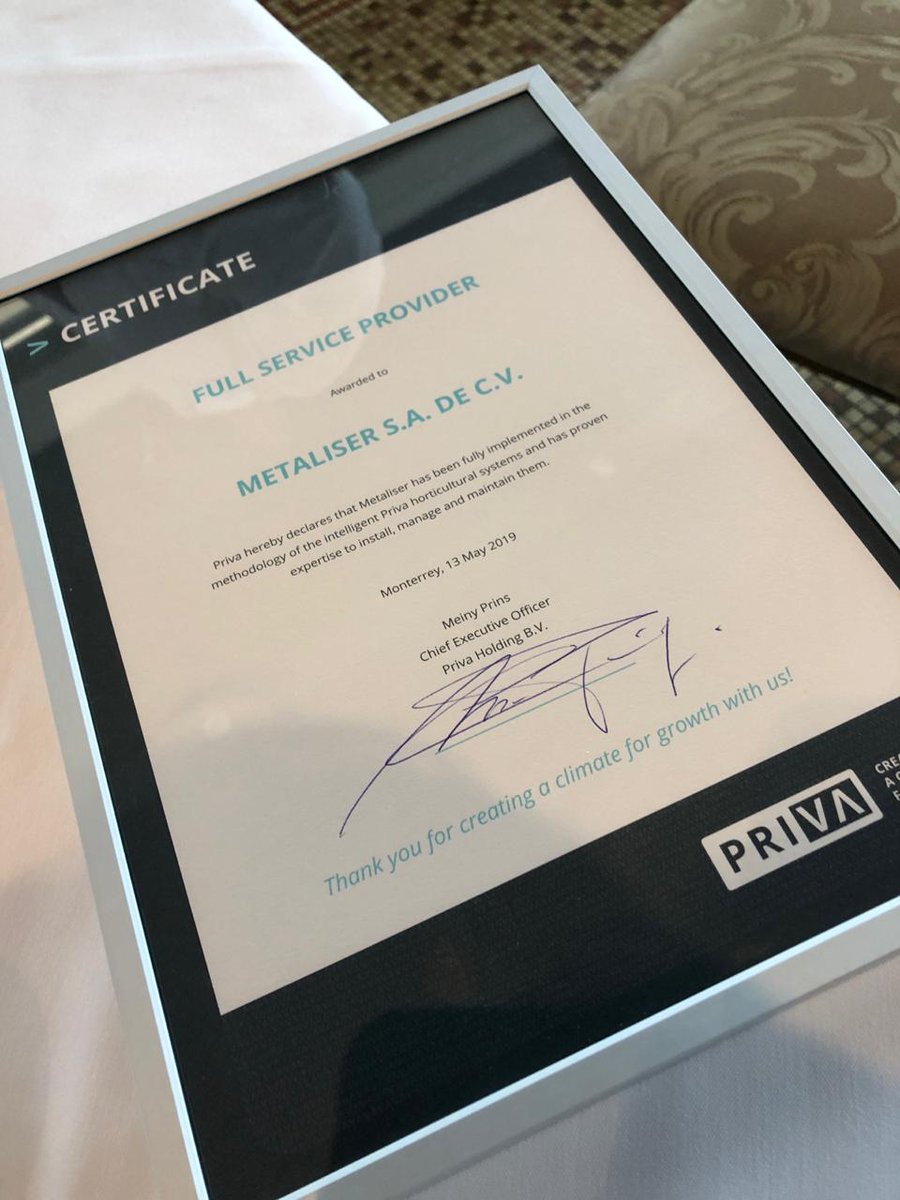 PrivaMX's tweet image. Públicamente expresamos nuestra más sincera felicitación a @metaliser_mx por recibir el Reconocimiento como FULL SERVICE PARTNER🏅 de manos de nuestra CEO @MeinyPrins 
¡Thank you for Creating a Climate for Growth with us!😄

#TeamMetaliser #TeamPriva #FullServicePartner