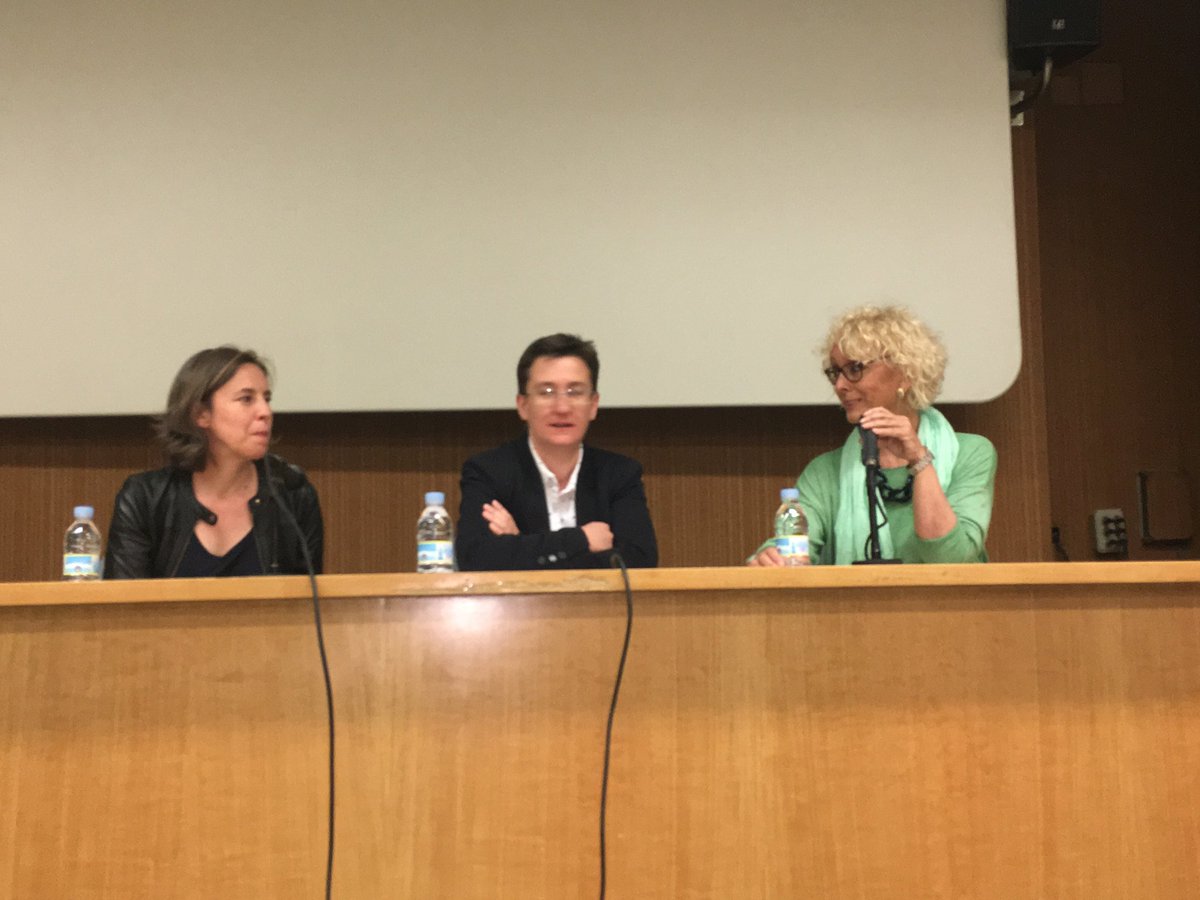 clinicaJASUsal's tweet photo. Empezamos analizando la trata de seres humanos con @PrezCepeda y Melina Juan, y lo hemos terminado con @NikoCastellano y un público enorme que ha asistido a la Filmoteca de Castilla y León para ver un documental que no nos ha dejado indiferente. Un día provechoso https://t.co/ExGWHhCPXT