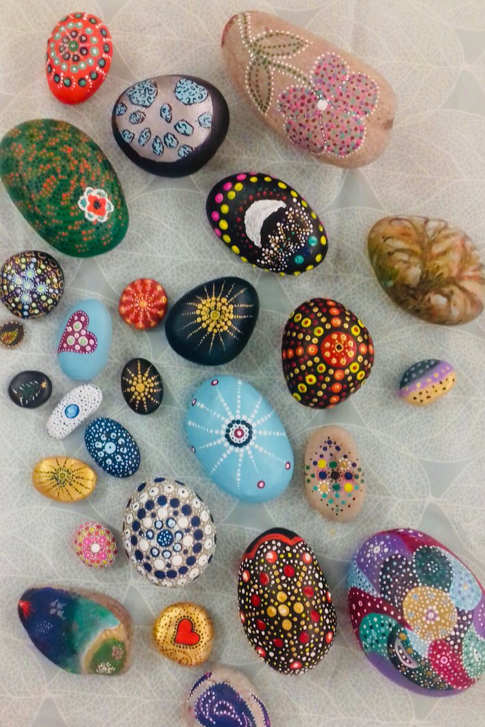 helenwheelock1's tweet photo. Congresbury ROCKS
look at these fantastic stones painted in tonight’s new craft group in Congresbury #createtogether1.com @NS_Aware #congresbury @h https://t.co/bIJwXmbvSI