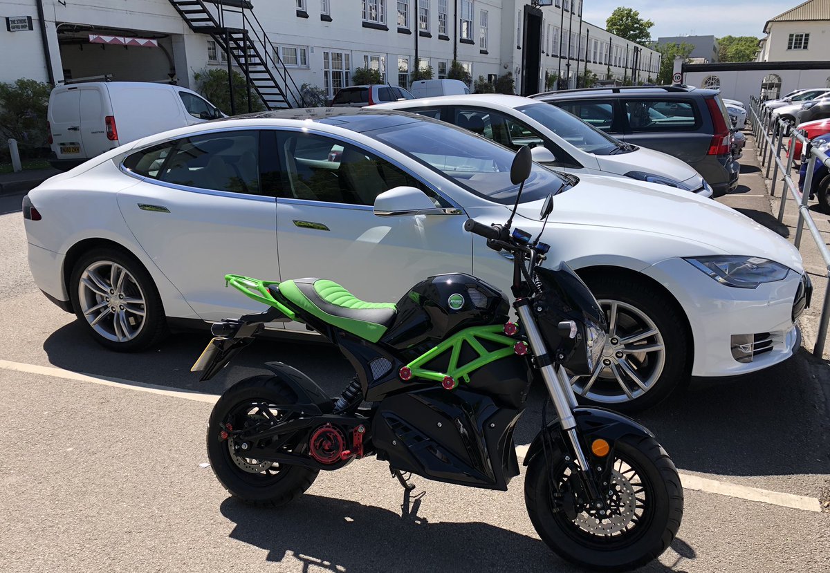 menandmotorstv's tweet image. Garage of electrics to test.  @artisanscooters The #EV03 featuring a 3000w motor boasts a max speed of 100km and looks cool. #tesla always cool better check we have a shilling for the metre. Nice week for testing