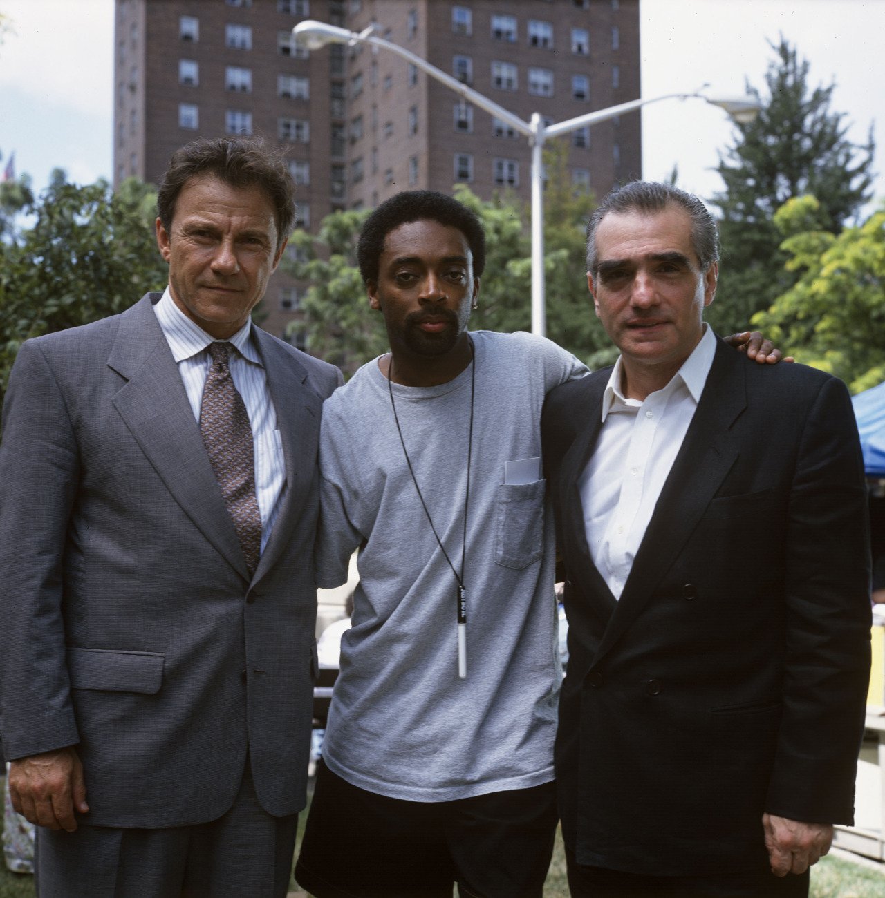 Happy 80th birthday, Harvey Keitel! Pictured with Spike Lee and Martin Scorsese on the set of CLOCKERS. 
