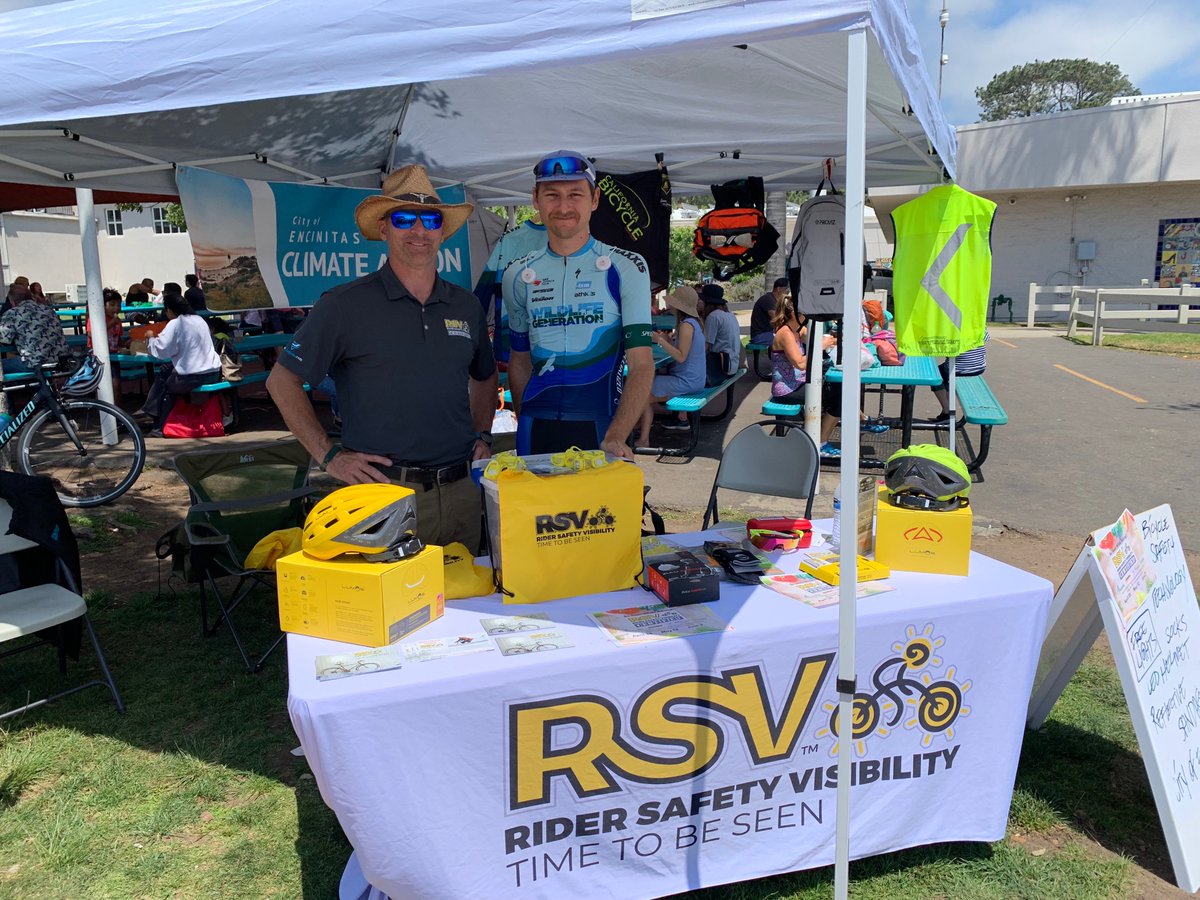 RsvSocial's tweet photo. Great Mothers Day Sunday @EncinitasGov Leucadia Farmers Market where we gave away over 100 pairs of bike lights ahead of this Thursday Bike to Work Day in San Diego #cycling #BikeToWorkDay #biketoworksd #cyclelife #ridemore #bikesafety #bike @SANDAG https://t.co/KOtjhnByTh