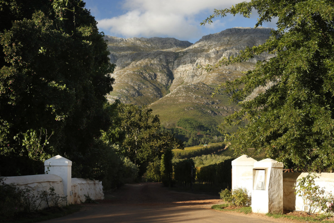 michaelfridjhon's tweet photo. Experience rare owner-hosted Upper Blaauwklippen Vintners’ tasting in nature when the owners of three boutique wine farms grant limited access to their valley on Saturday 8 June -->
https://t.co/A1VGn4yRK5

#ubvhop #UpperBlaauwklippenValley @DTEstates @Tamboerskloof @keermont https://t.co/CnMNwLquZs