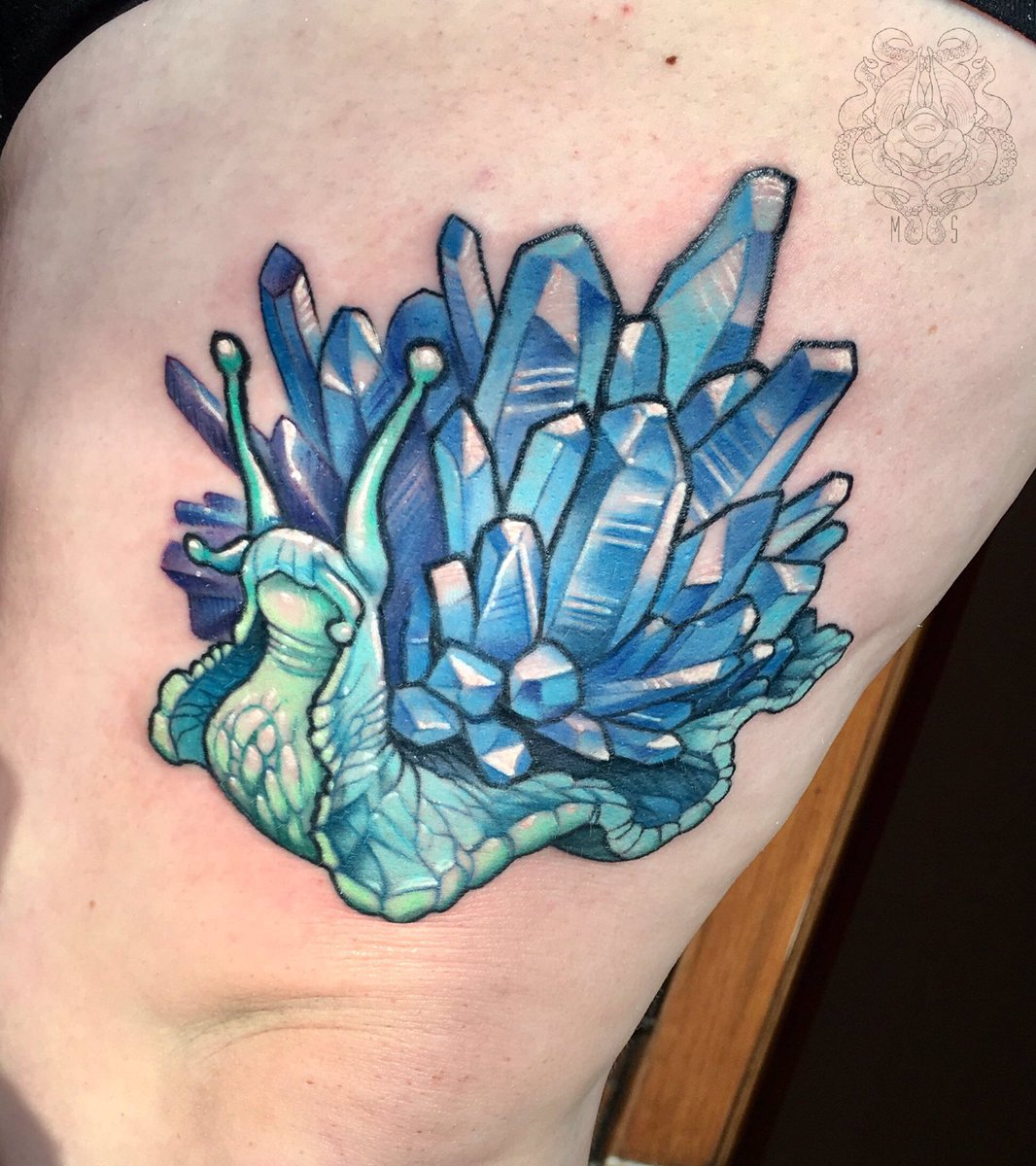 MutatedSushi's tweet photo. Crystal snail on the thigh.
Thank you Heather~

#tattoo #art #snail #crystal #trippy #concept #design #wisconsin #bodyart #sexy https://t.co/Qs38afP0Pb