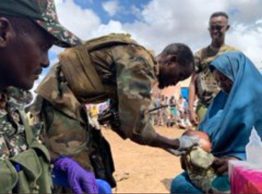 ShabeladaDhexe's tweet photo. Away madaxdeni Qaranka?
away dowladeni?
Bulshada @BalcadD #HirShabelle
Go'doon iyo dhibato aye kujiran.
#Shabelada dhexe mexey kaduwantahay #shabelada Hose oo dowladeni iyo Ciidamada Qalabka sida gurmad inogu fidin waayen?
Farqiga udhexeyo labada shabeele nala arka
@M_Farmaajo https://t.co/DjhEOZ7iog