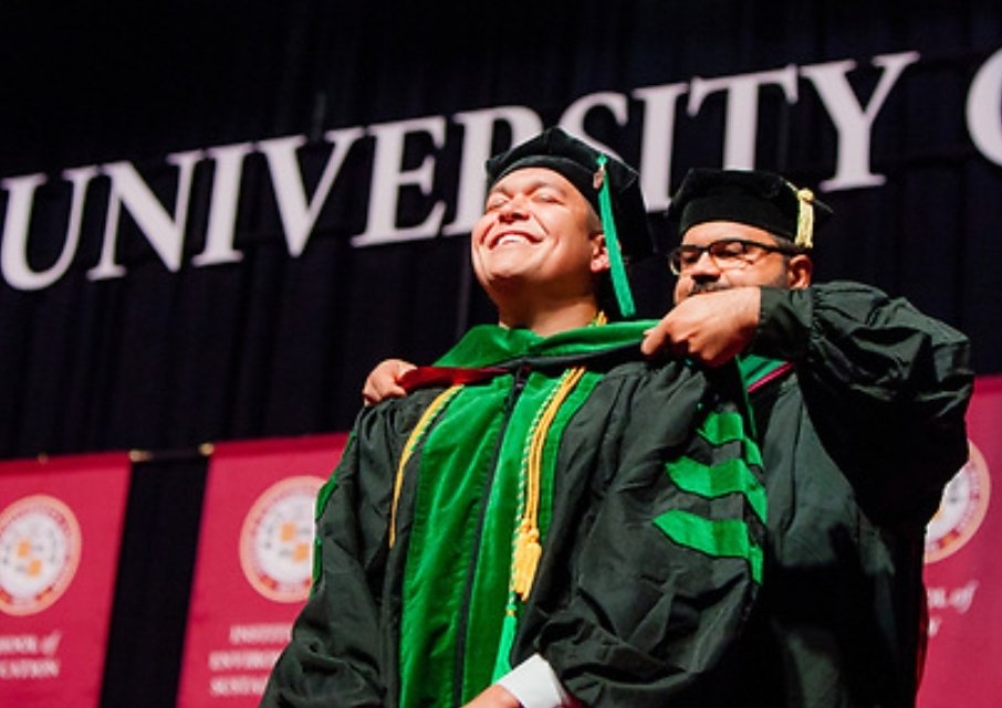 KMirza's tweet photo. .@t_reed_t and I were honored by the @LoyolaHSD #Stritch school of medicine class of 2019 to serve as hooders for commencement. What a powerful and moving experience this was!! Humbled &amp; overjoyed to have been part of the journey for such amazing doctors. Congrats!!! #goforthluc https://t.co/sqBlvCCfbq