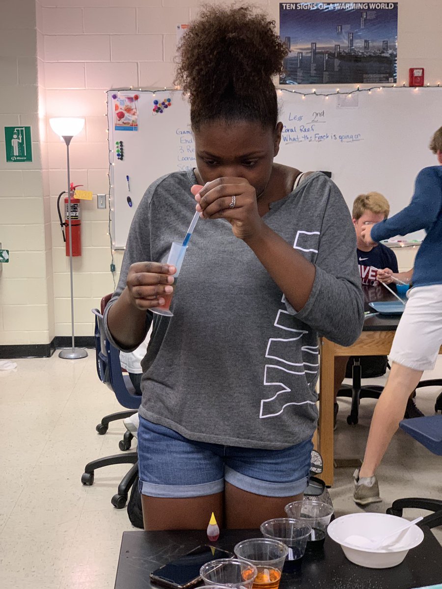 BisesiScience's tweet photo. Density Challenge #apesrules https://t.co/5k9mkxHK8y