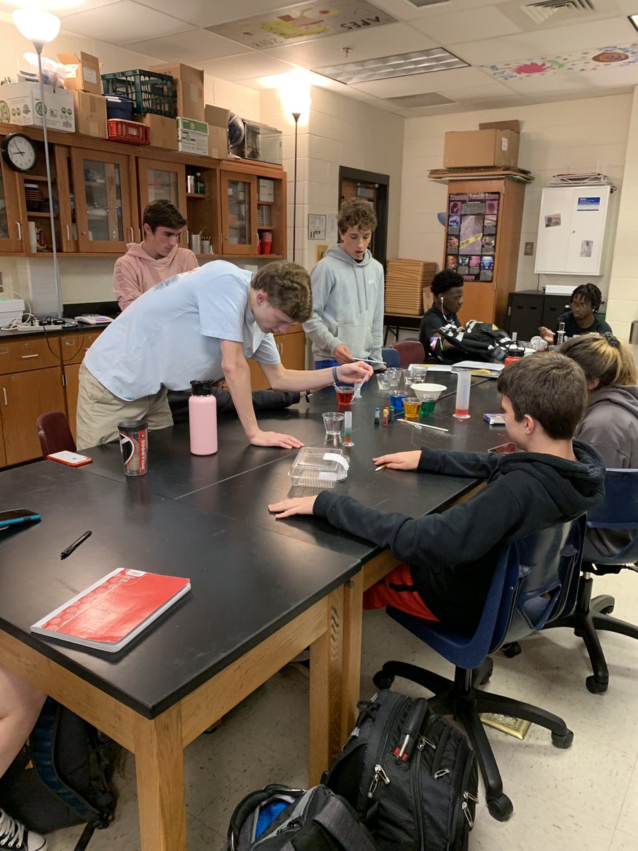 BisesiScience's tweet photo. Density Challenge #apesrules https://t.co/5k9mkxHK8y