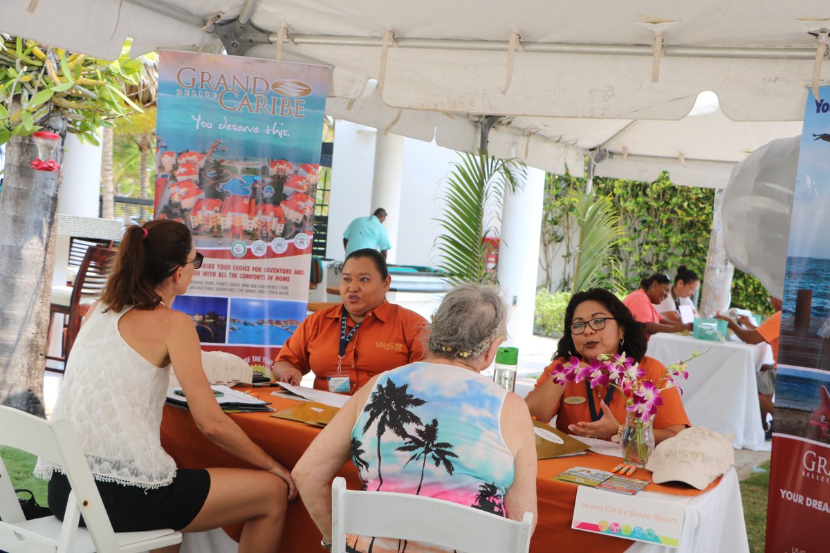 belize_resorts's tweet photo. @theBTIA HOSTS 13TH BELIZE TOURISM EXPO (BETEX), ROADSHOW STYLE! Read all about it and view images at our travel blog. https://t.co/PHXZl4TOCN https://t.co/fLfzwnAUrh