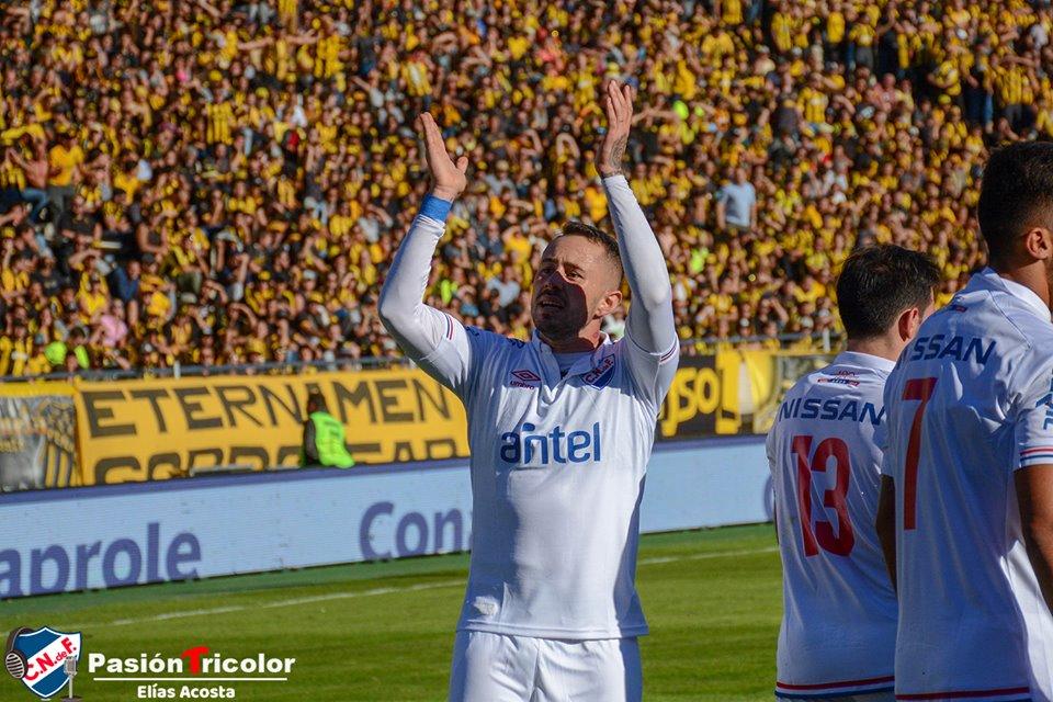 PasionTricolor1's tweet photo. "Quedé caliente por la manera del codazo de Gargano, es un jugador grande, con experiencia en selección. El codazo me lo pegó de garrón, de costado. Vamos a ver si en el Parque hace lo mismo" @RodriAmaral11 en TU RADIO
AL AIRE ((1010 AM)) #OídosSanos https://t.co/xyB95fxZP6 https://t.co/tp4pEEWPH7