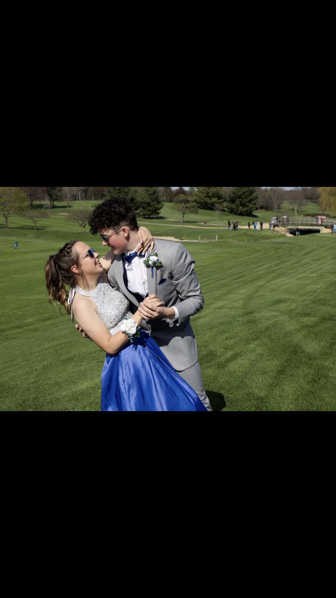 makaylahaight's tweet photo. am I even me if I’m not posting prom pictures a week late?
my date was too perfect to not post on here too 💙🥰 https://t.co/hETLOPfgTQ