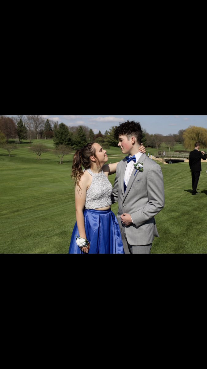 makaylahaight's tweet photo. am I even me if I’m not posting prom pictures a week late?
my date was too perfect to not post on here too 💙🥰 https://t.co/hETLOPfgTQ