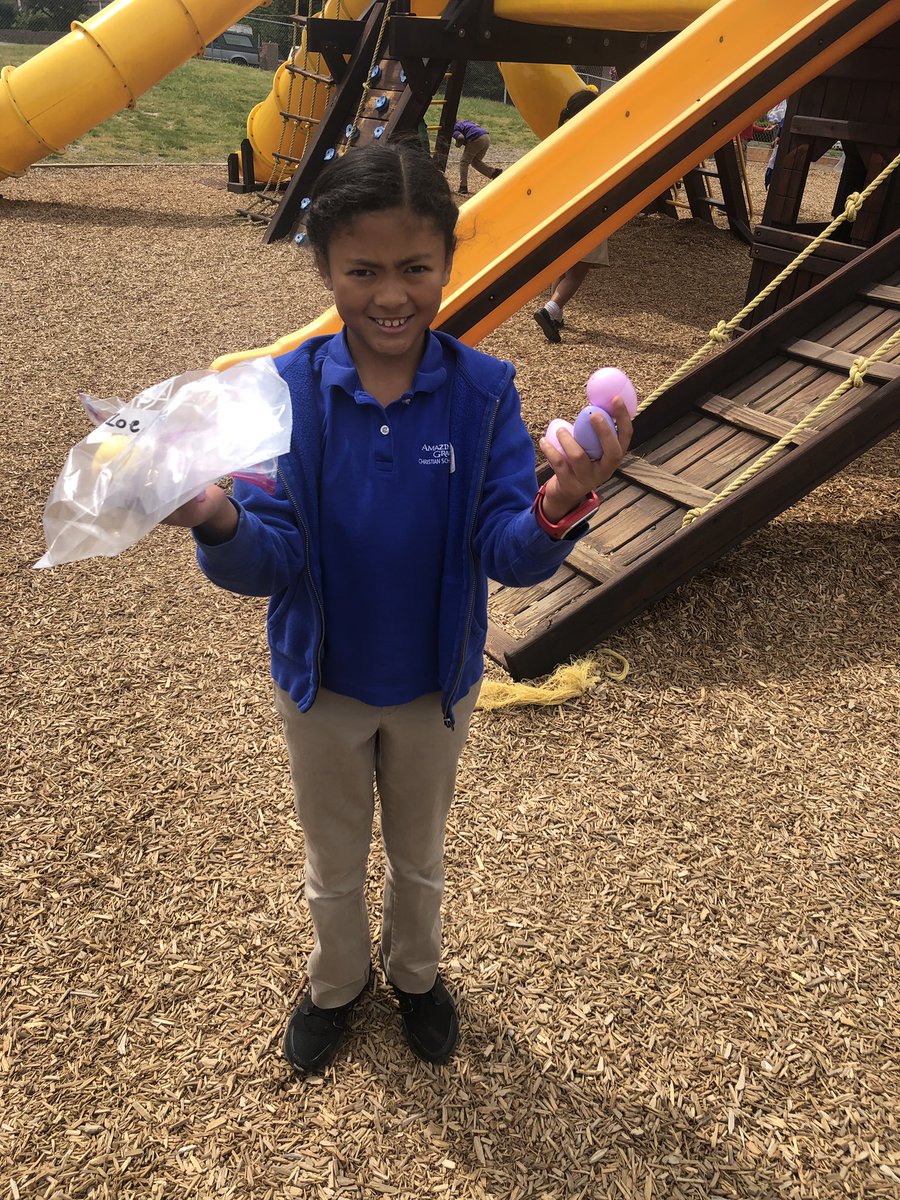Agcs02's tweet photo. Off on an egg hunt!🥚 🐣💐@rentonprep https://t.co/viRpjD3IxW