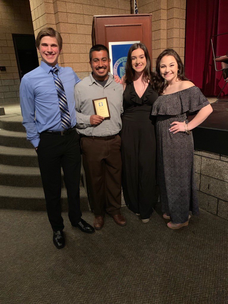 Classic_Al_2000's tweet photo. Fine Arts Awards Night was a success!✅
Thank you East Theatre. For everything...
CMU, I can’t wait for these #next4...
#schrelovsky #easttheatre #thespianoftheyear #nationalhonorthespian https://t.co/hPSsq8TMuP