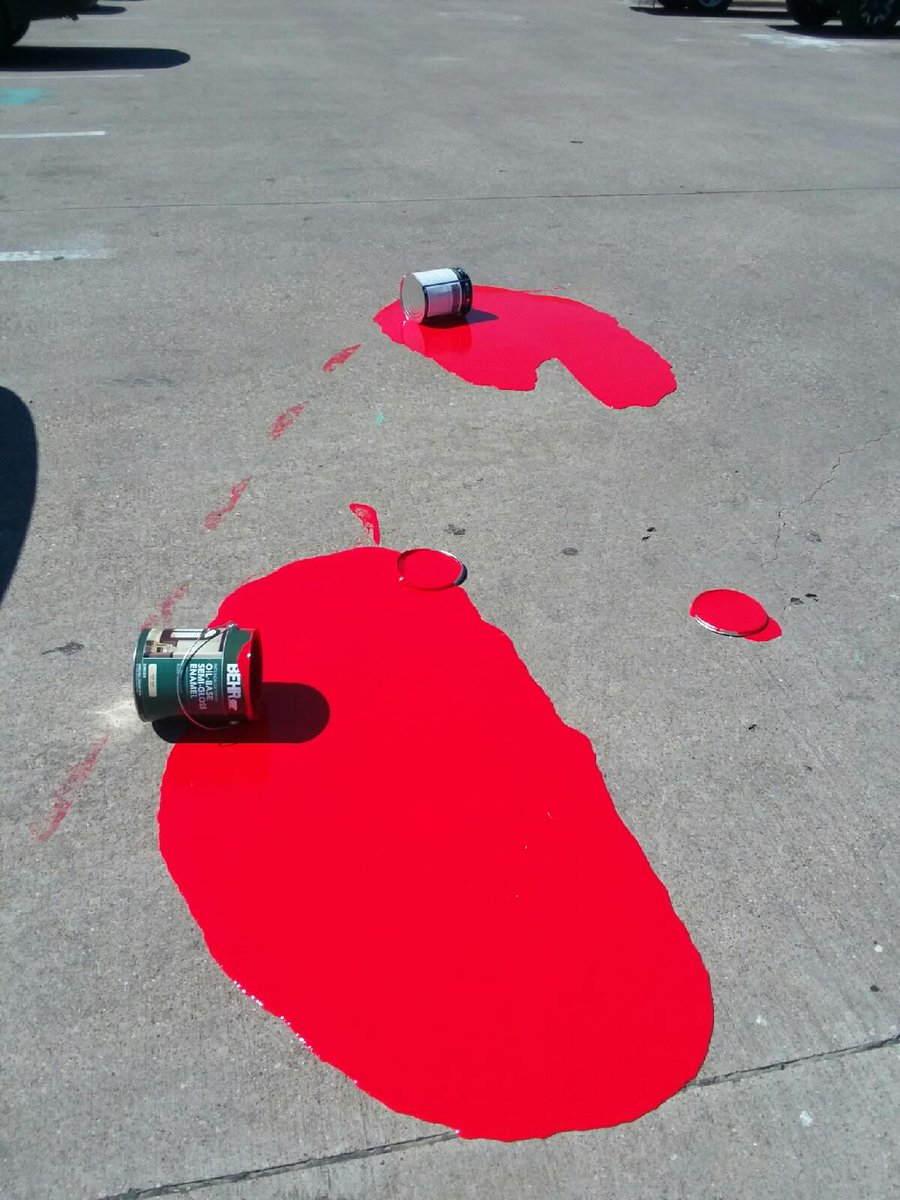 souls4ever1's tweet photo. @HomeDepot @lupe_briseno Thank you for cleaning up an oil base paint spill in the parking lot! Bravo! https://t.co/bjkTTobT9s