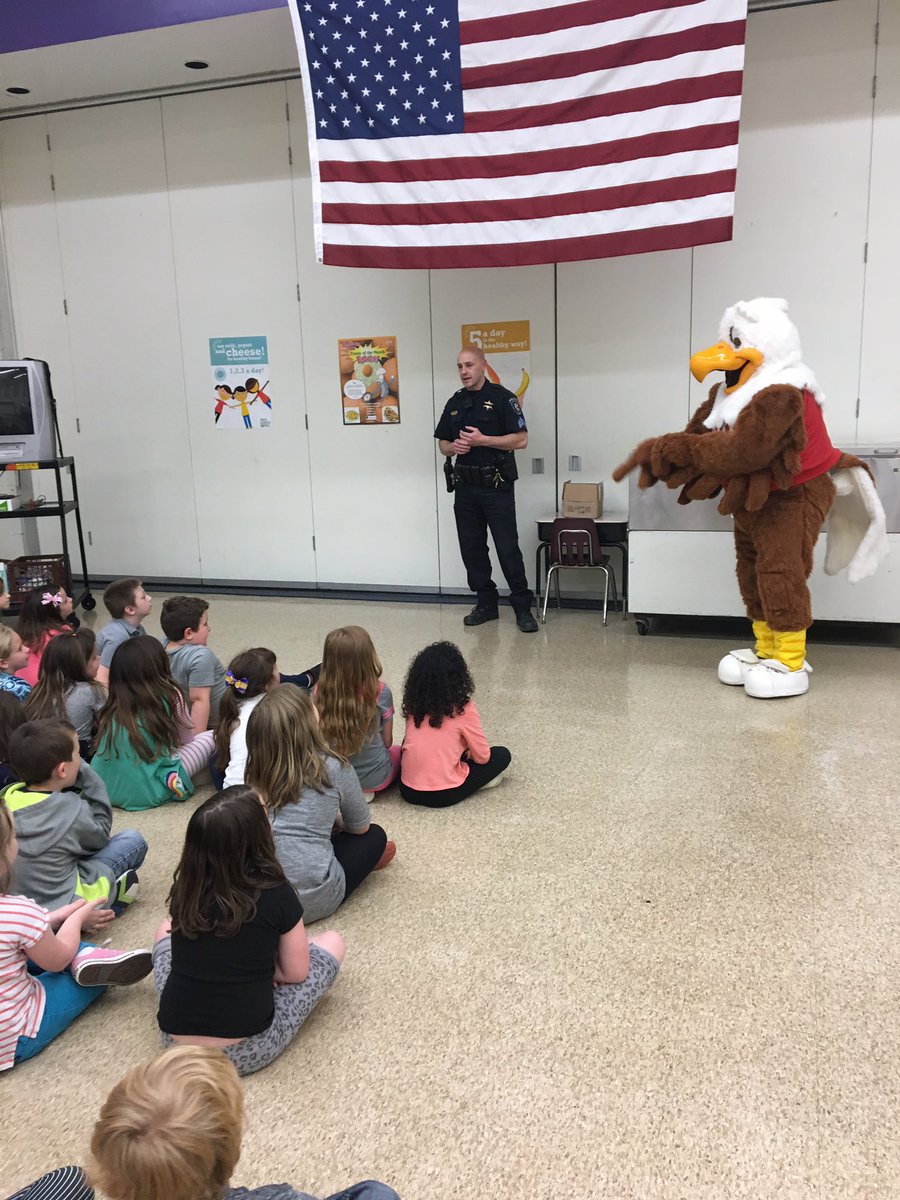 SandmanGrade1's tweet photo. Thanks to Canton Police Officers Greg Spahn and Eddie Eagle for coming to Westview today to teach the first graders about gun safety! @Westview66 #westviewproud https://t.co/Ay8rummqfL
