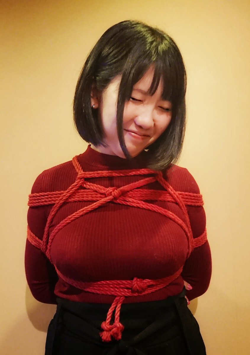 緋咲光里 Su Twitter 先日パークのたまちゃんに個人的に緊縛の練習相手になって頂きました めちゃくちゃ縛り甲斐のある素敵な身体でした W てゆーかこの照れ笑いの表情可愛いたまらん とゆーわけで明日は緊縛講習会ですがんばるぞっと