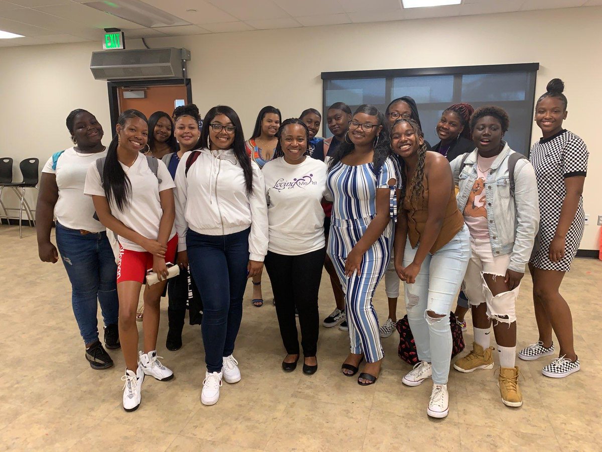 My High School Girl's Club.
<a href="/ValVerdeAASC/">ValVerdeAASC</a> <a href="/LaKreciaG/">LaKrecia Graham</a> @OrangeVistaHS #valverde