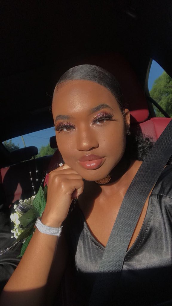 LoveToLoveYoux's tweet image. I always come to slay. Never to play. So watch how you speak on my name. 💋 #prom2k19 #morepicstocome